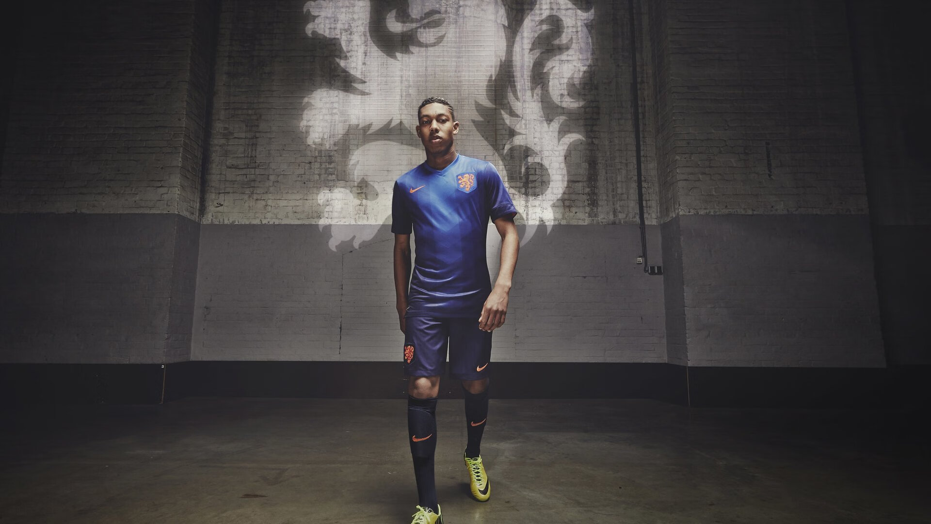 运动企业开放日 工厂参观后现场试穿专业装备